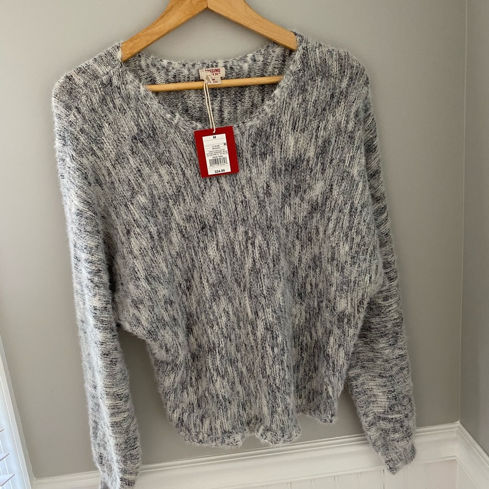 NEVER WORN! Super soft sweater